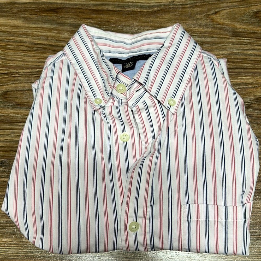 Mens Banana Republic button long sleeve shirt. Size Small.